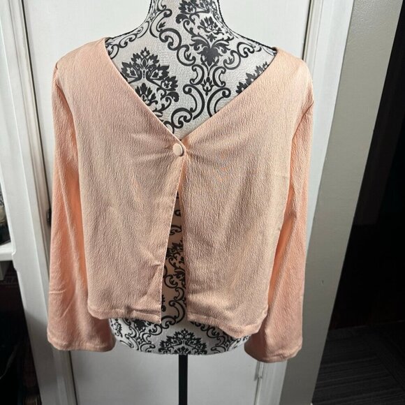 Topshop blush pink open back bell sleeve top with button - Picture 2 of 7